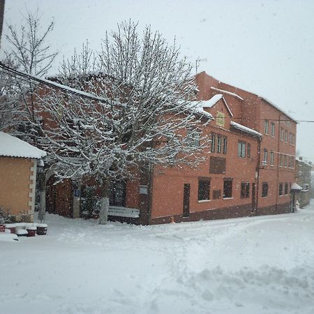 Hotel Suiza Bronchales Exterior foto