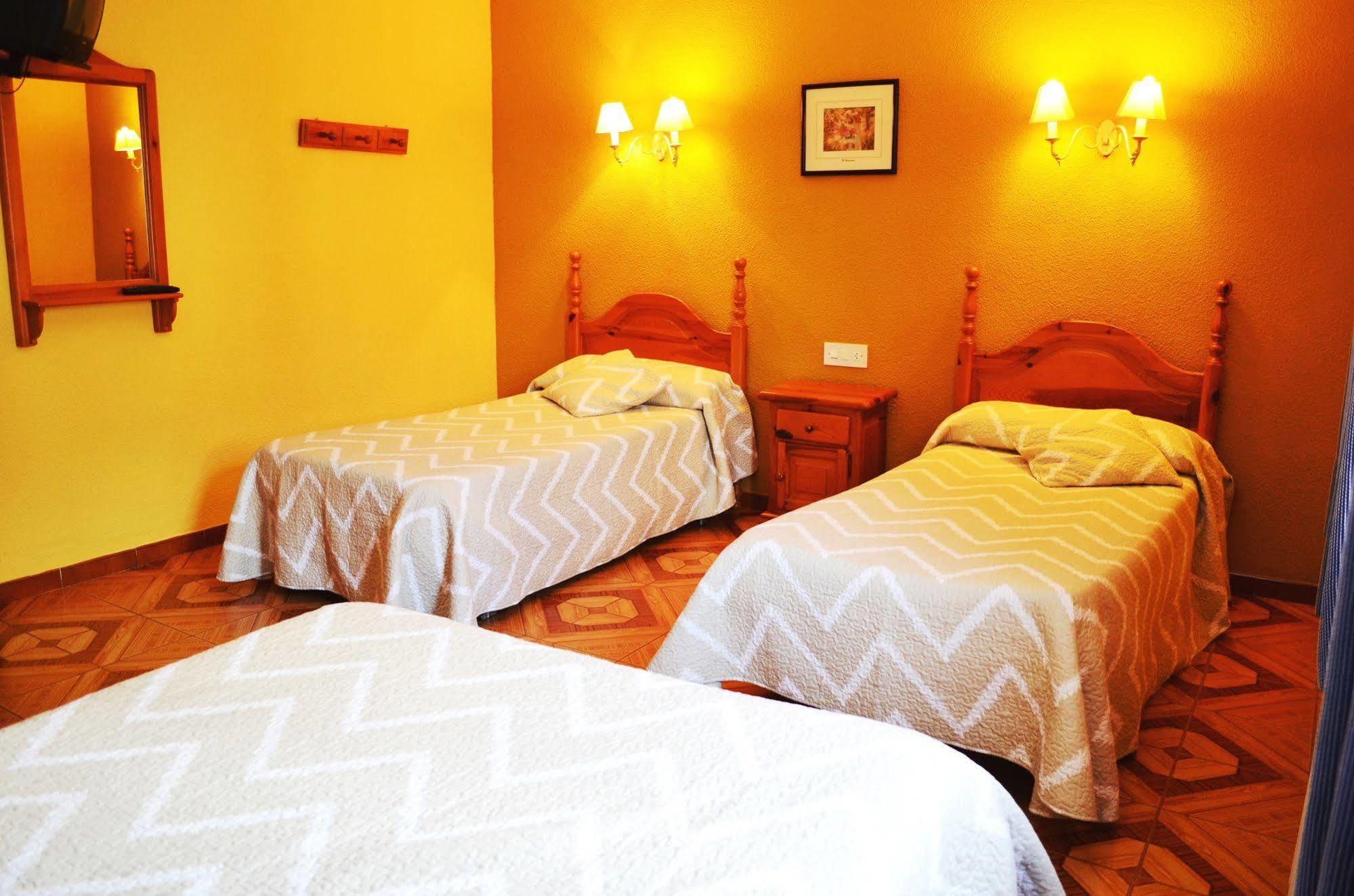 Hotel Suiza Bronchales Exterior foto