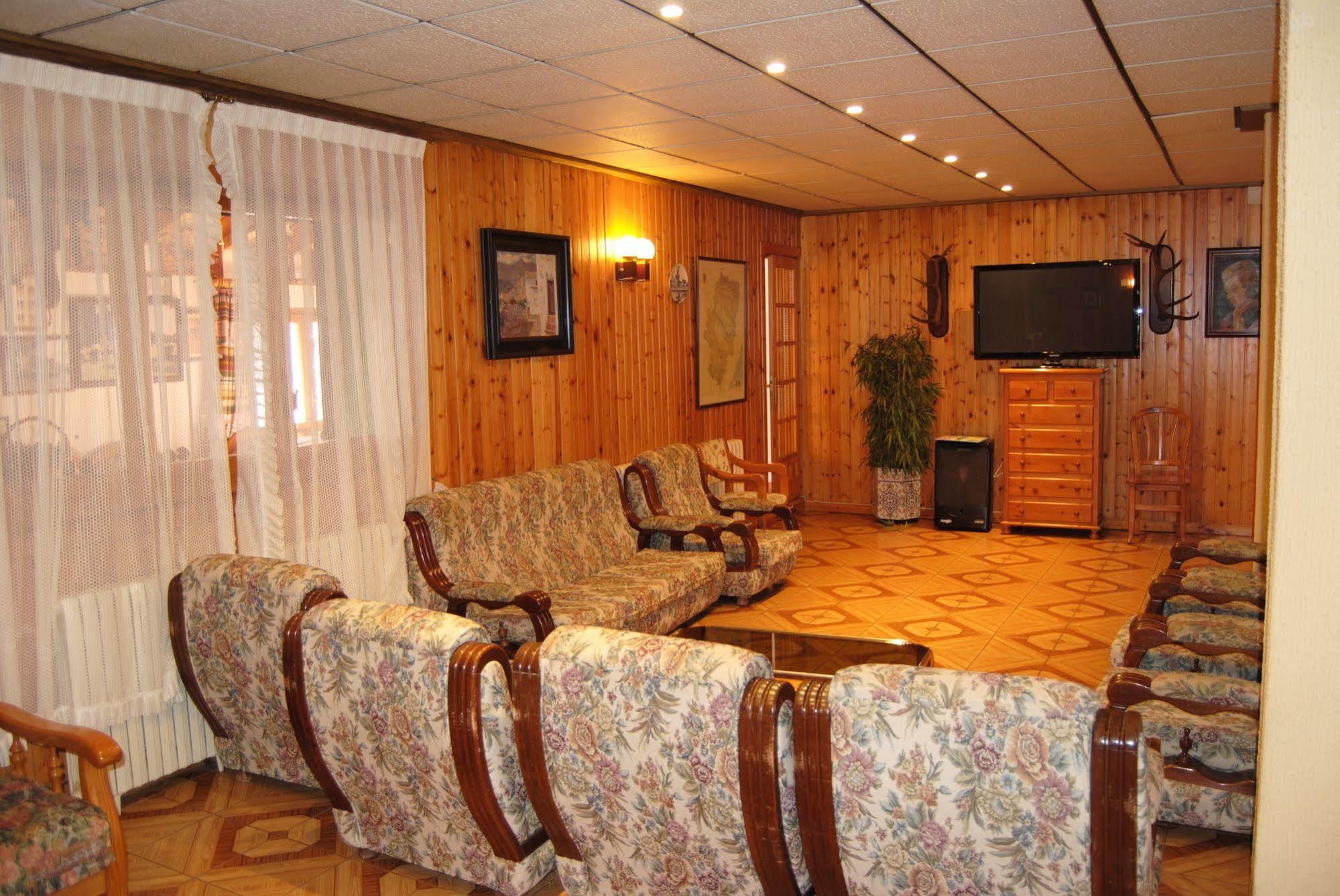 Hotel Suiza Bronchales Exterior foto