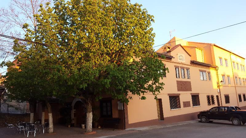 Hotel Suiza Bronchales Exterior foto